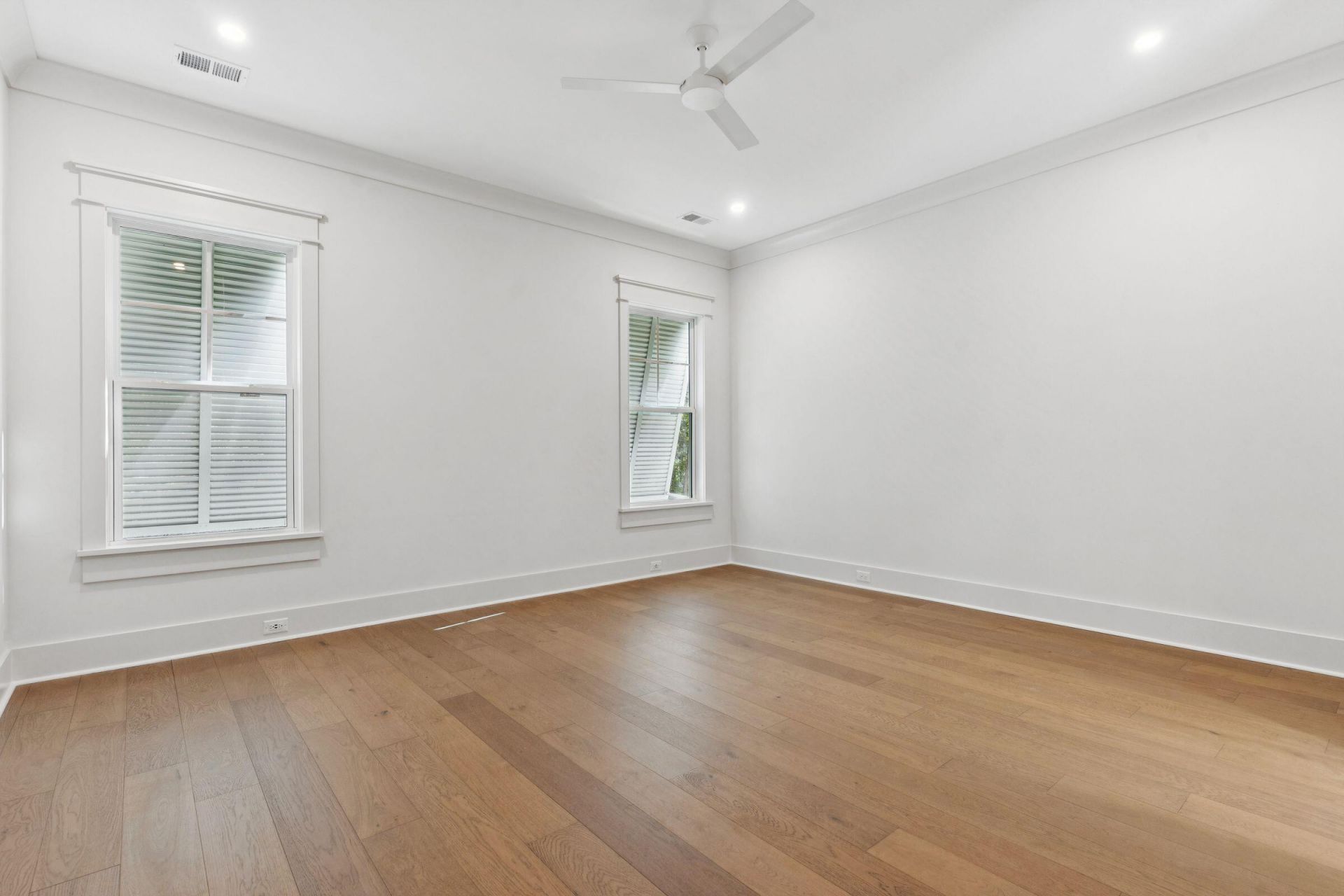 1129 Hamlin Road Photo 34