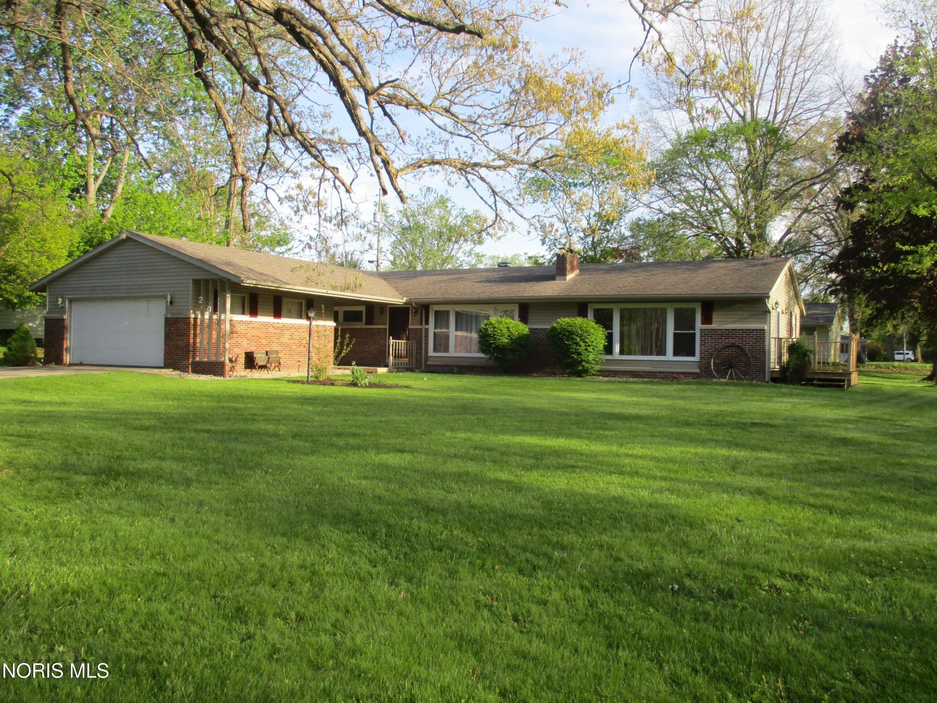 2029 Shawnee Drive, Defiance, OH 43512 Main Photo