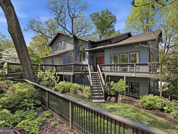 137 E WOODS DRIVE, LITITZ, PA 17543