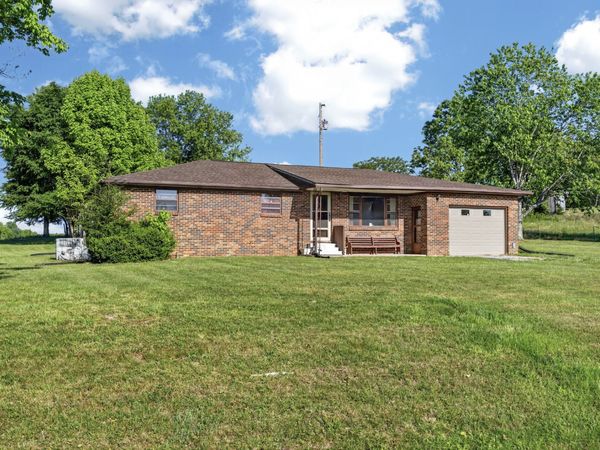 1018 New Hope Rd , Hilham, TN 38568