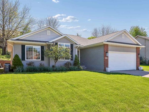 197 Rogers Drive, Williamsburg, IA 52361