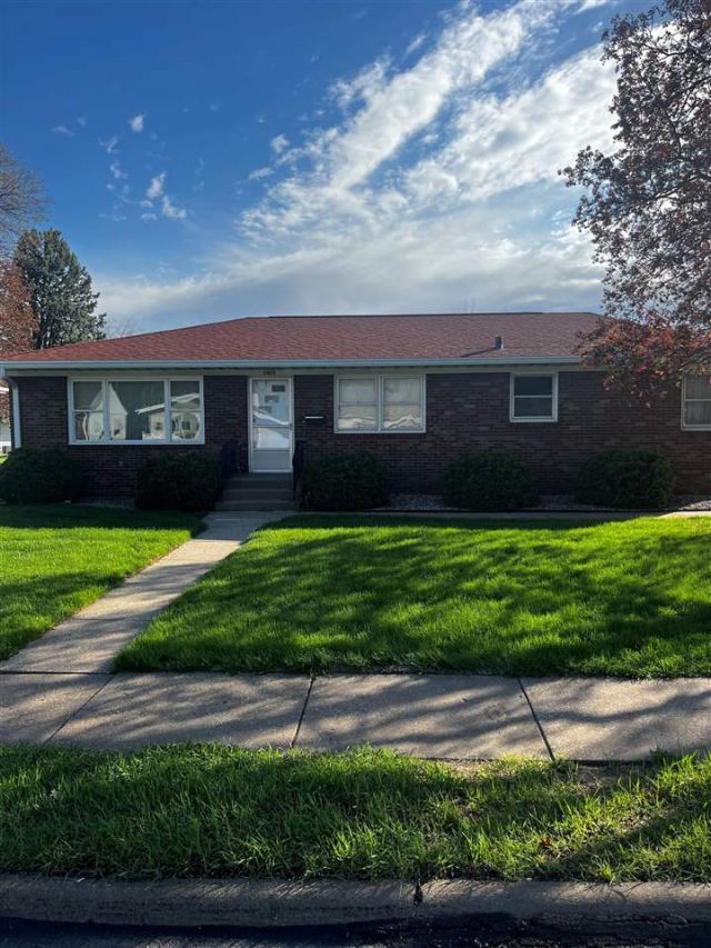 2405 Hickory Grove Rd., Davenport, IA 52804 Main Photo