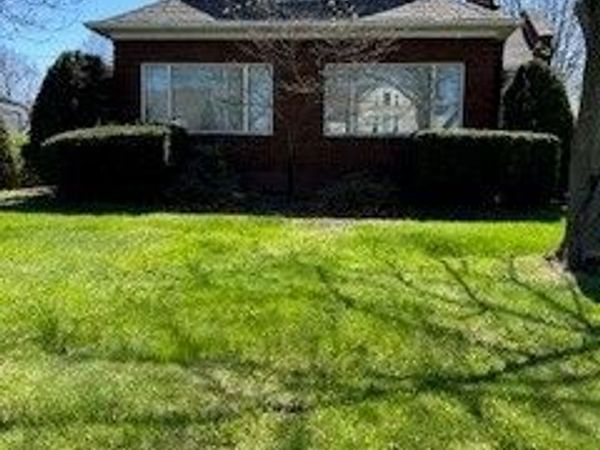 1444 E Erie Avenue , Lorain, OH 44052