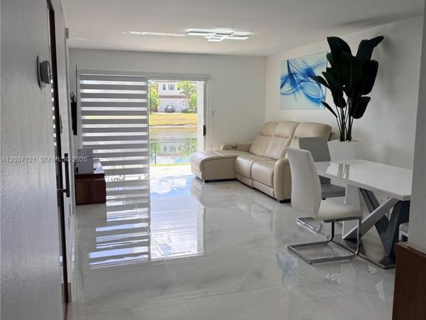 601 SW 113th Way , Unit 601, Pembroke Pines, FL 33025