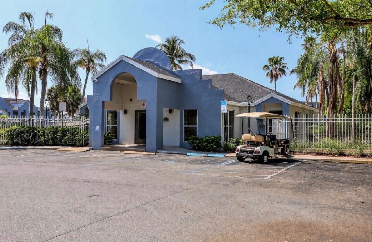 601 SW 113th Way , Unit 601, Pembroke Pines, FL 33025 Photo