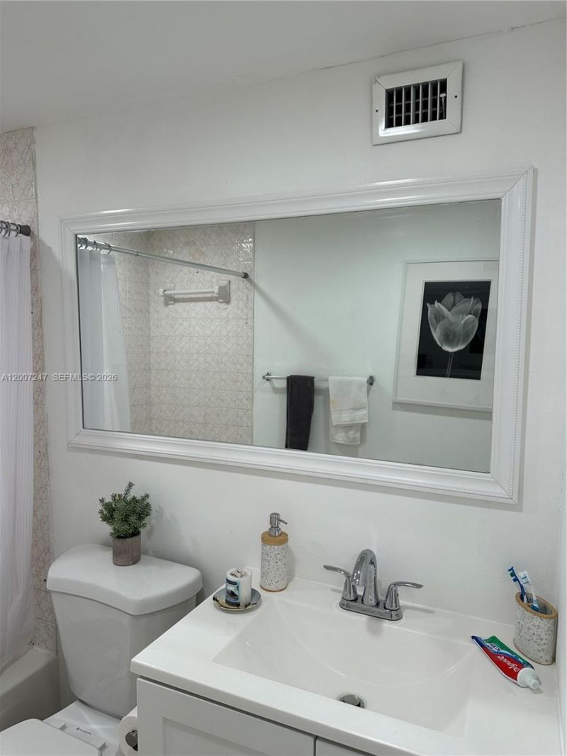 2100 Sans Souci Blvd , Unit B811, North Miami, FL 33181 Photo