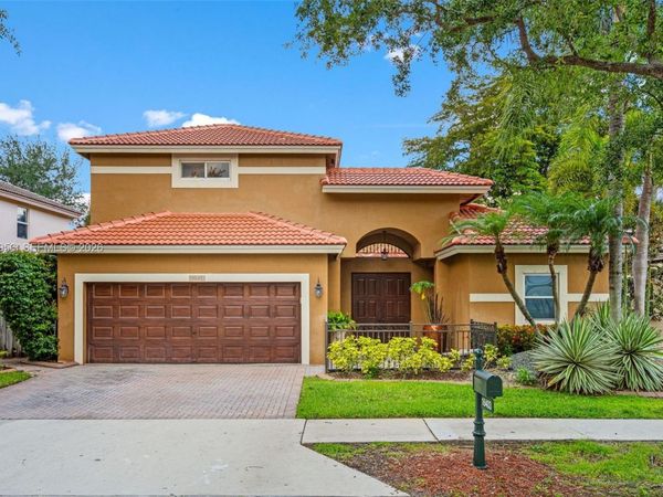 16403 Diamond Head Dr , Weston, FL 33331