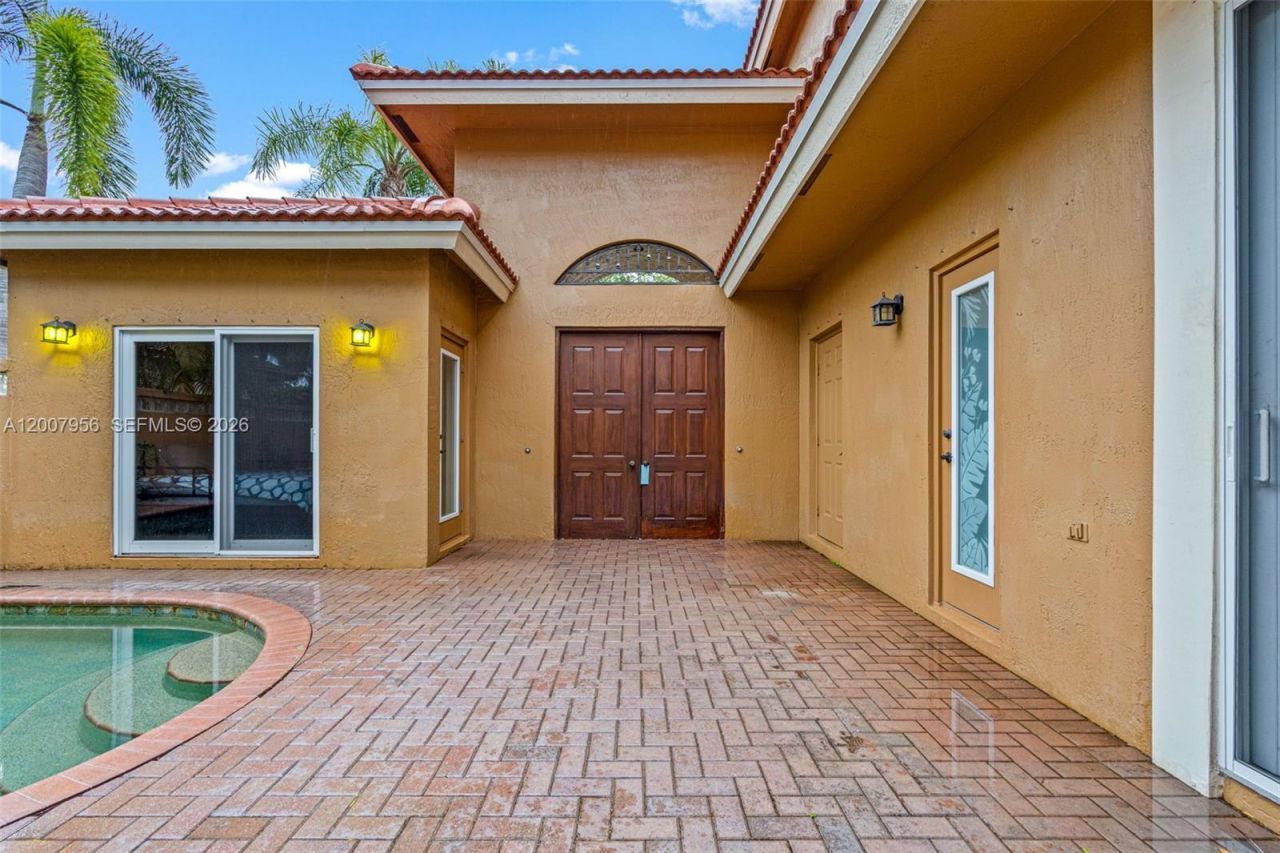 16403 Diamond Head Dr , Weston, FL 33331 Photo