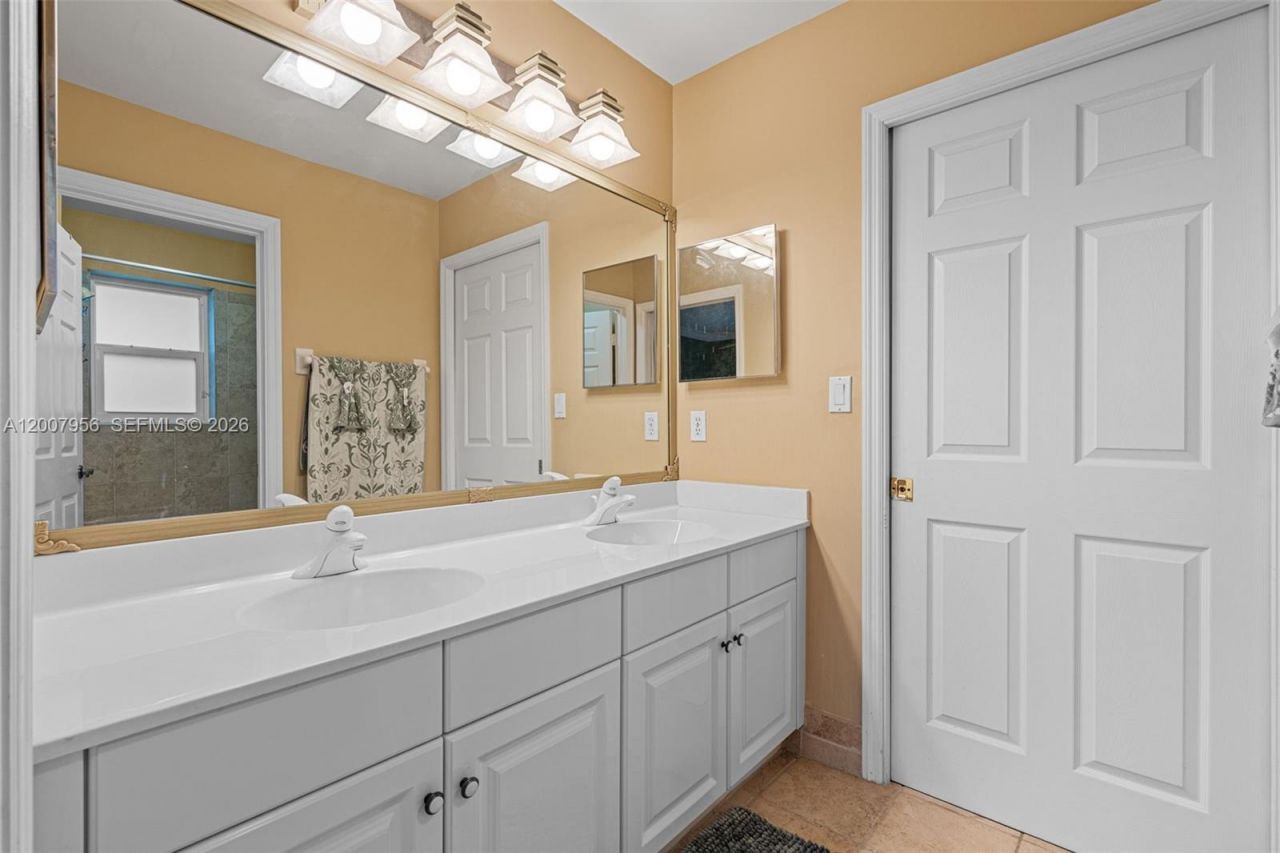 16403 Diamond Head Dr , Weston, FL 33331 Photo