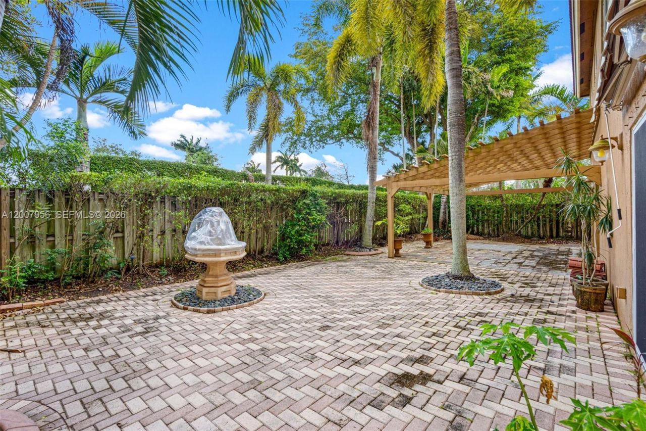 16403 Diamond Head Dr , Weston, FL 33331 Photo