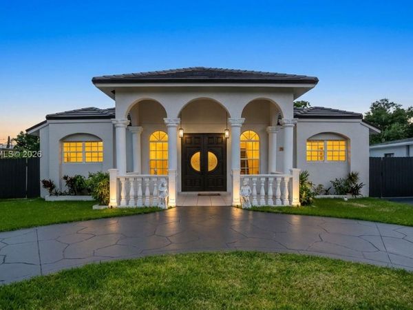 2850 NW 5th St , Miami, FL 33125