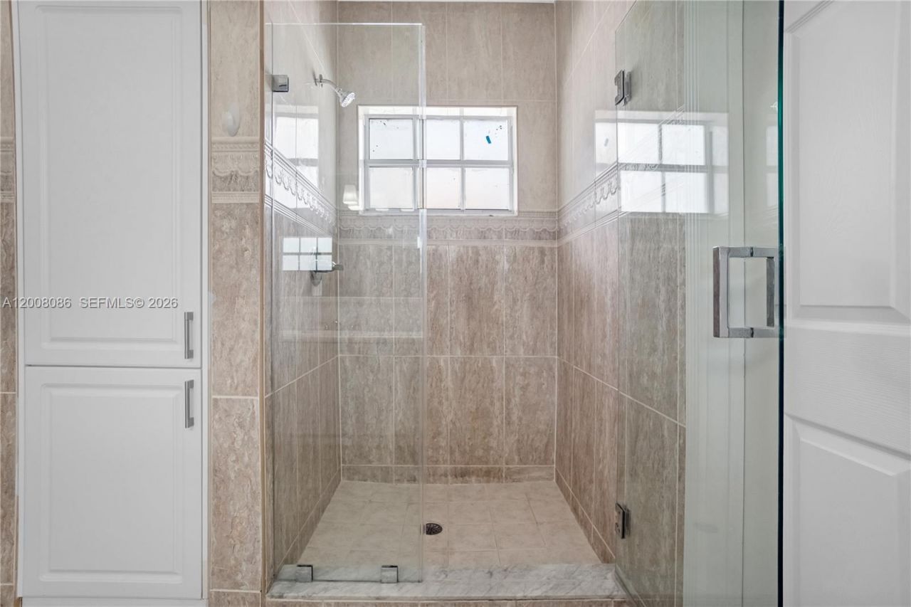 2850 NW 5th St , Miami, FL 33125 Photo