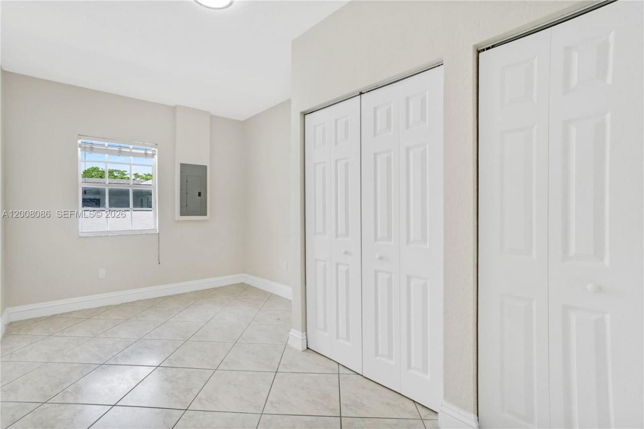 2850 NW 5th St, Miami, FL 33125 Photo