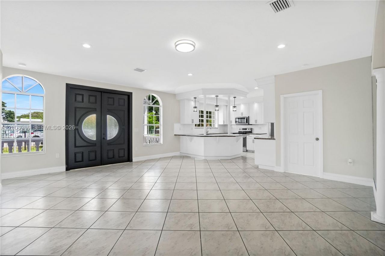 2850 NW 5th St, Miami, FL 33125 Photo