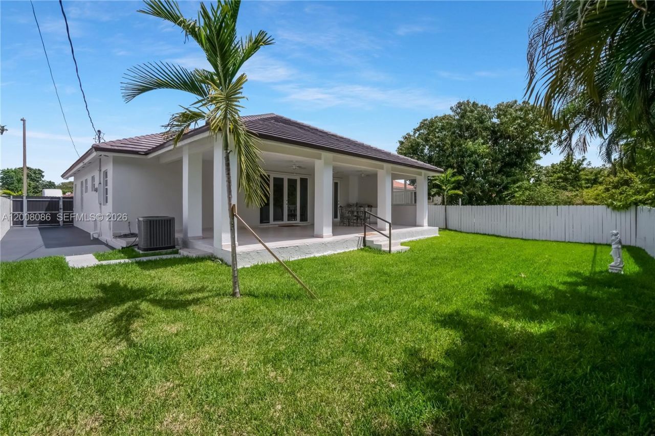 2850 NW 5th St, Miami, FL 33125 Photo