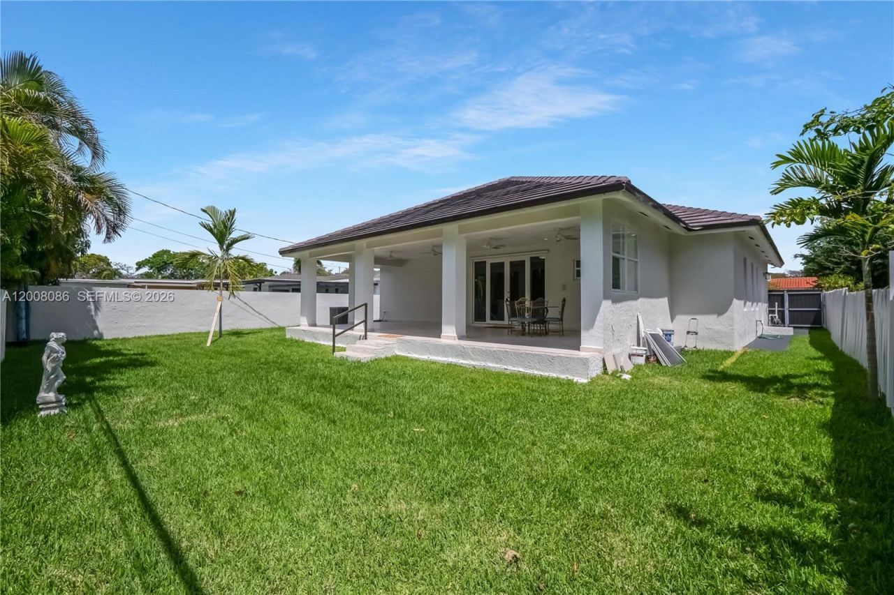 2850 NW 5th St , Miami, FL 33125 Photo