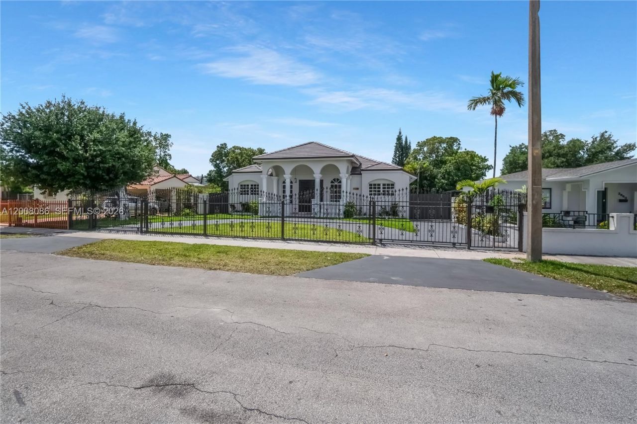 2850 NW 5th St, Miami, FL 33125 Photo
