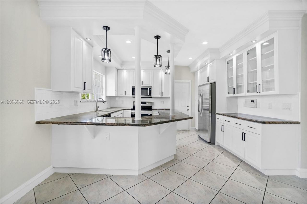 2850 NW 5th St , Miami, FL 33125 Photo