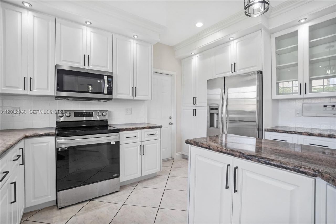 2850 NW 5th St, Miami, FL 33125 Photo