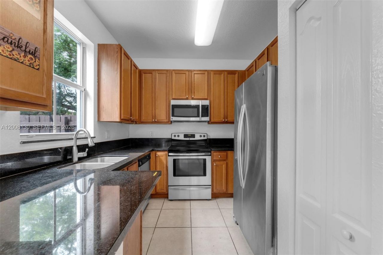 1072 NE 30th Ave, Homestead, FL 33033 Photo