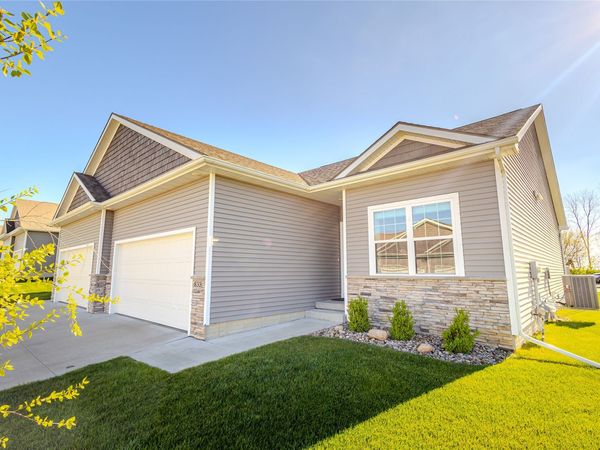 833 Pinehurst Way, Polk City, IA 50226