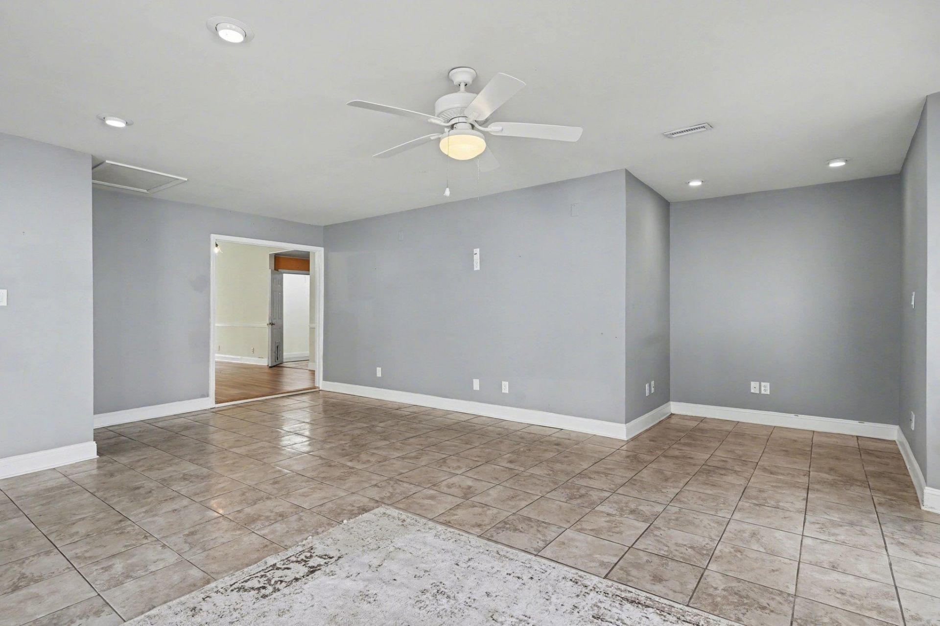 2807 Temperance Dr. Photo 14