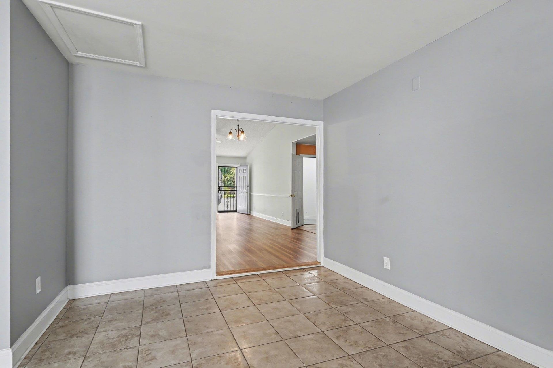 2807 Temperance Dr. Photo 15