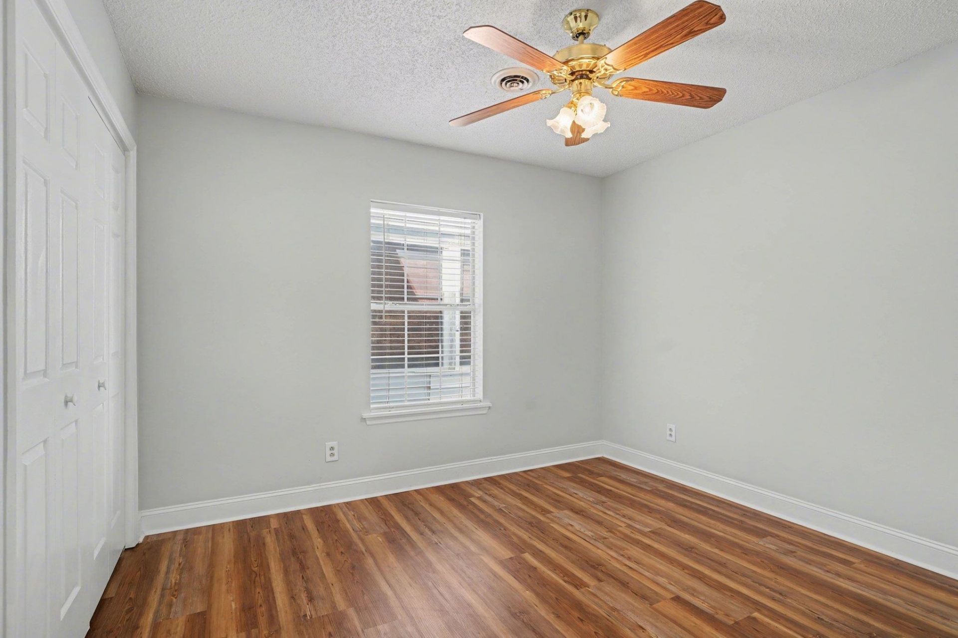 2807 Temperance Dr. Photo 18