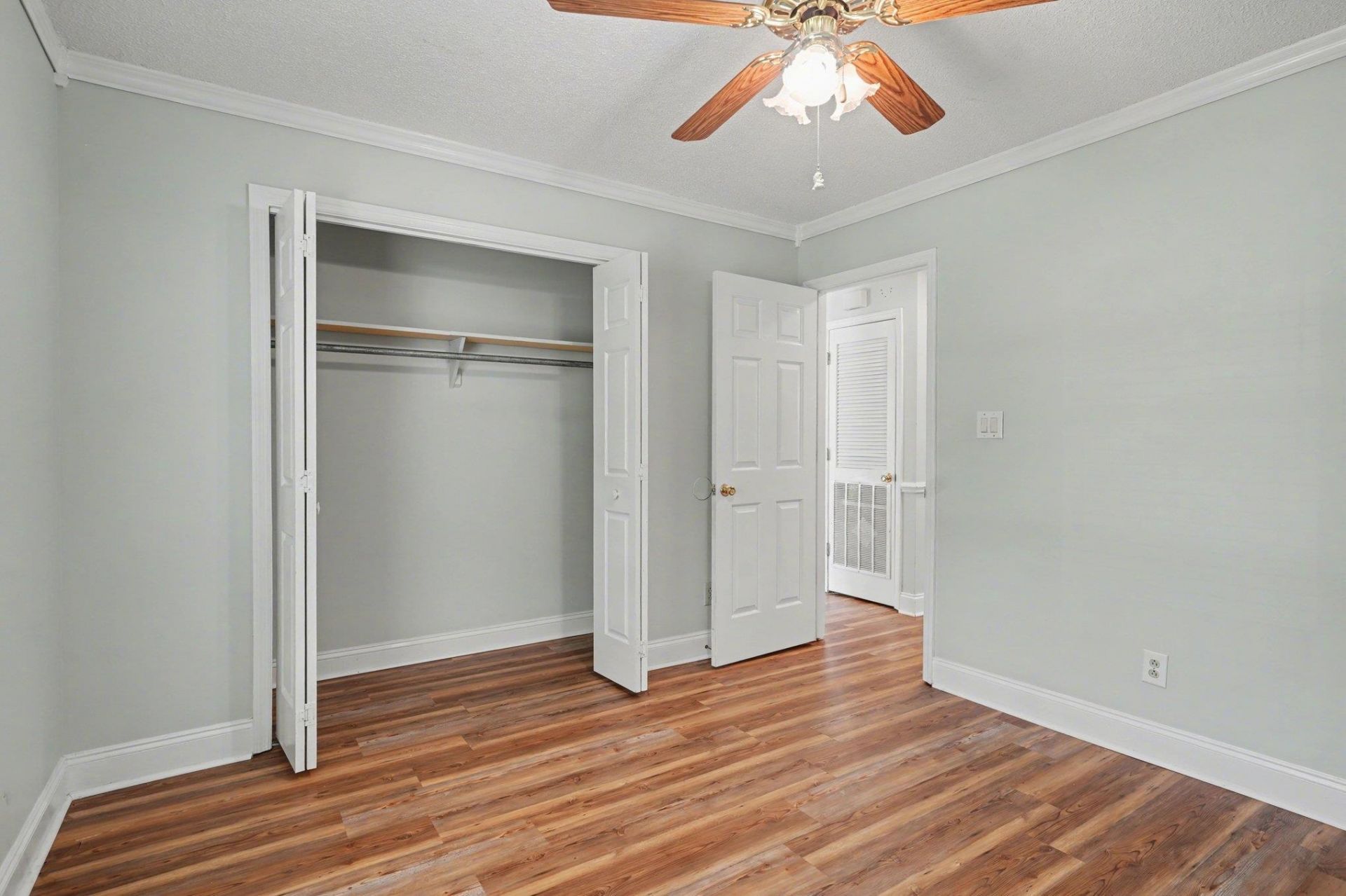 2807 Temperance Dr. Photo 21