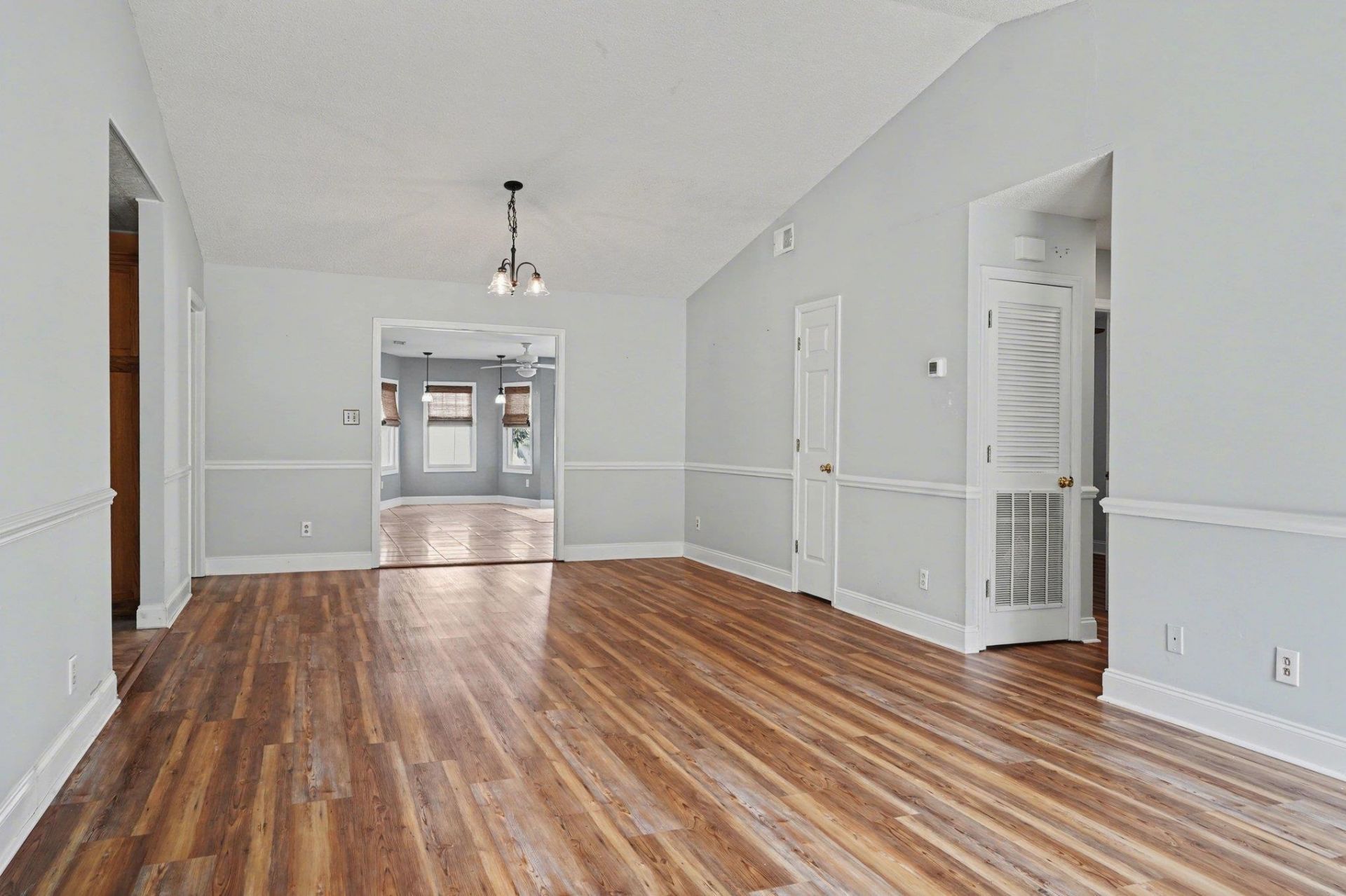 2807 Temperance Dr. Photo 4