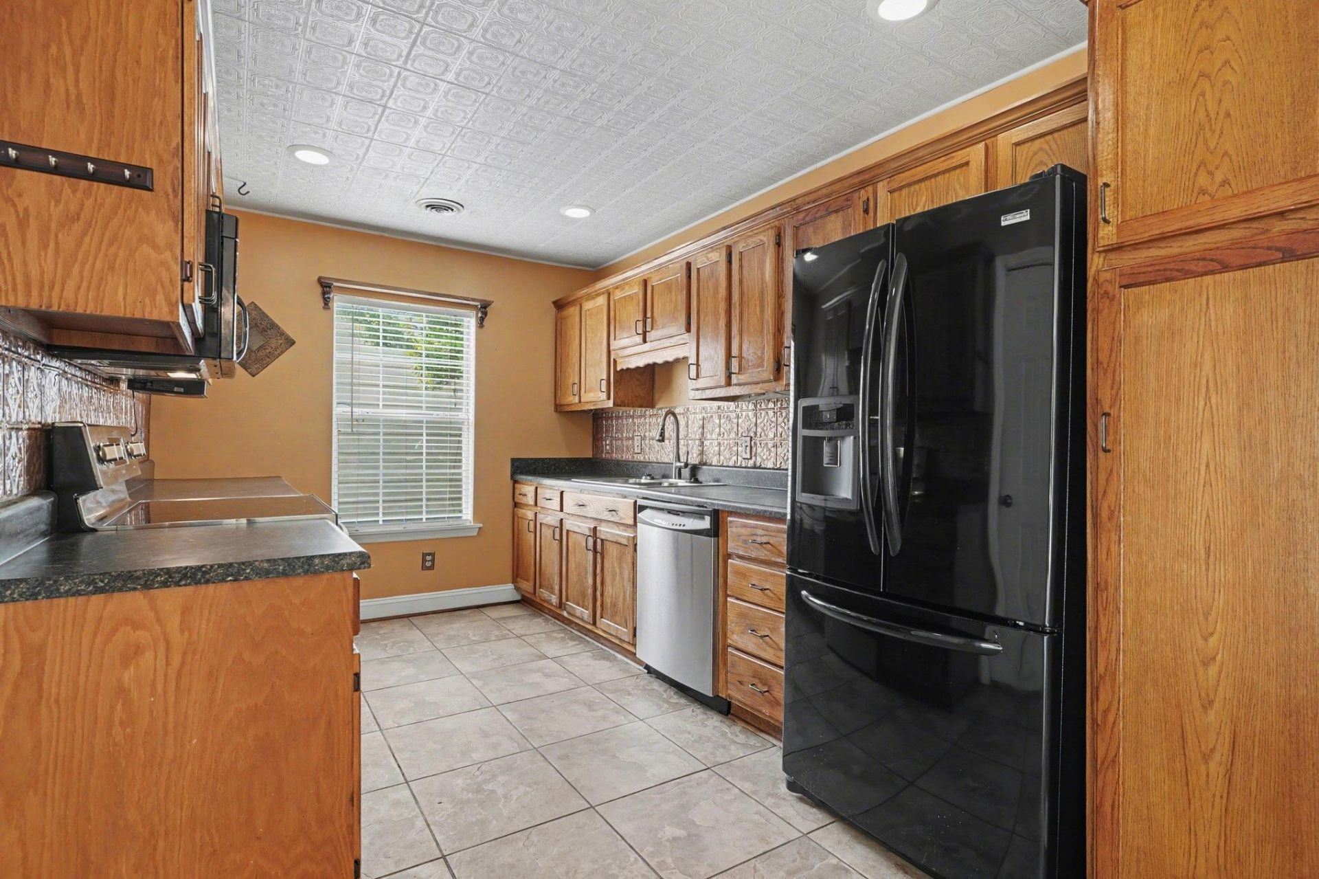 2807 Temperance Dr. Photo 8