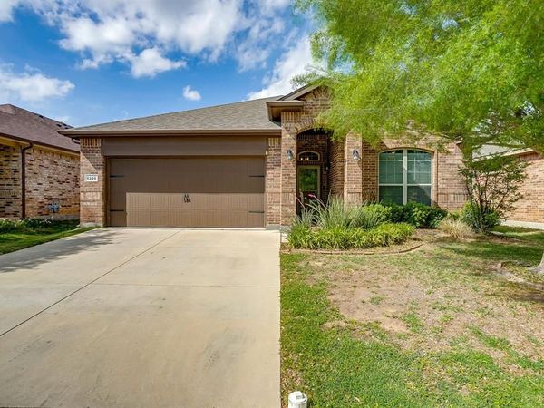 5220 Sugarcane Lane, Fort Worth, TX 76179