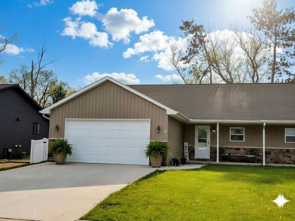 2125 ABBEY ROAD, New London, WI 54961