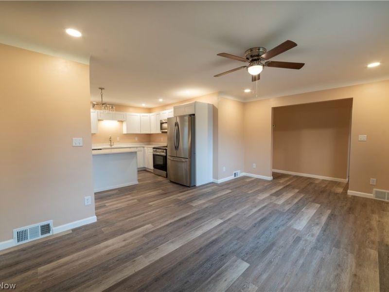 2407 Northview Drive, Cortland, OH 44410 Photo 10