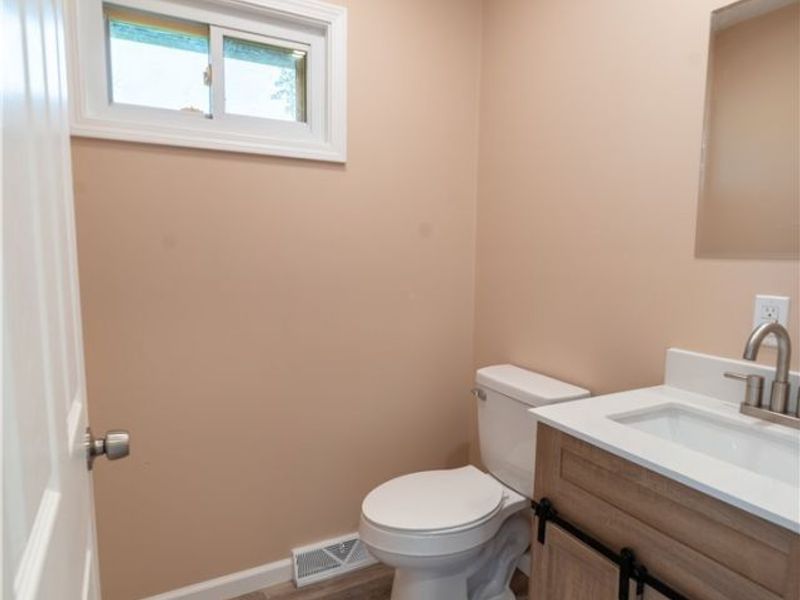 2407 Northview Drive, Cortland, OH 44410 Photo 18