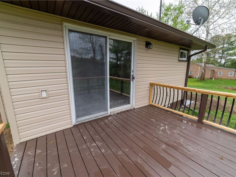 2407 Northview Drive, Cortland, OH 44410 Photo 3