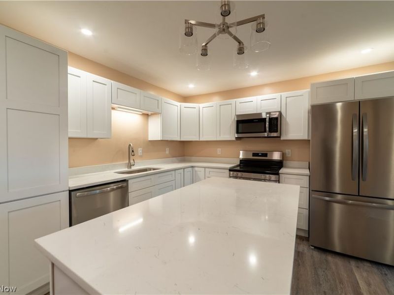 2407 Northview Drive, Cortland, OH 44410 Photo 5