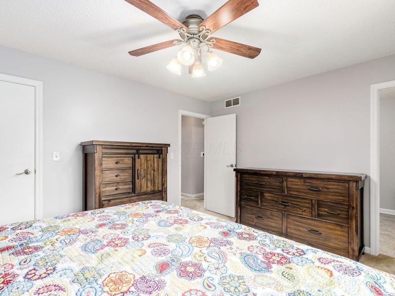 5912 Starcrest Drive, Galloway, OH 43119 Photo 15