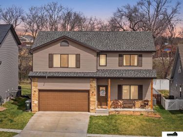 941 Scotts Creek Court, Hickman, NE 68372