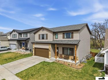 941 Scotts Creek Court, Hickman, NE 68372