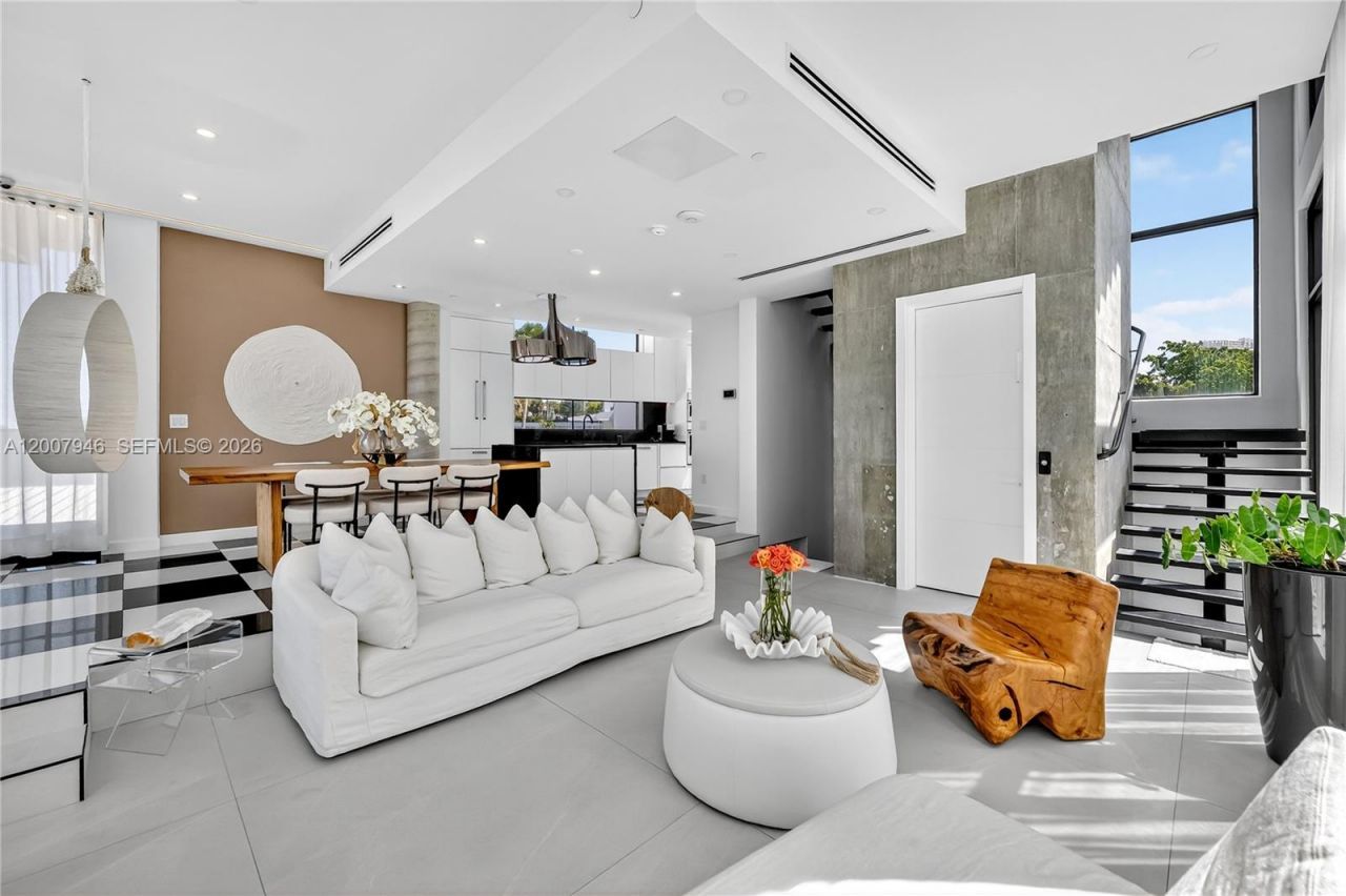 11 Century Ln, Miami Beach, FL 33139 Photo