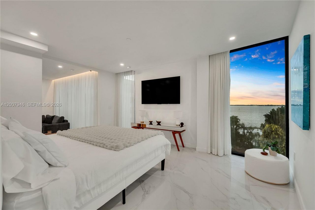 11 Century Ln, Miami Beach, FL 33139 Photo