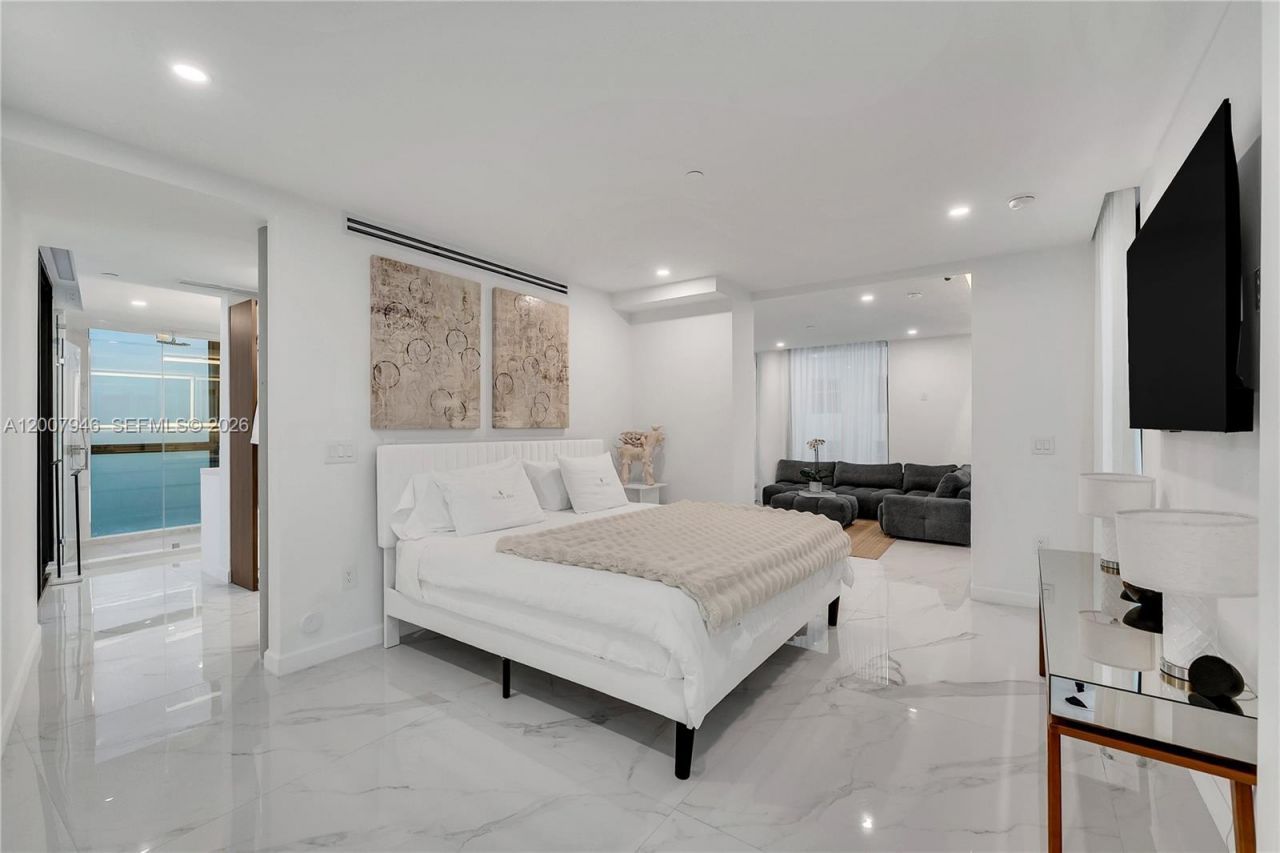 11 Century Ln, Miami Beach, FL 33139 Photo