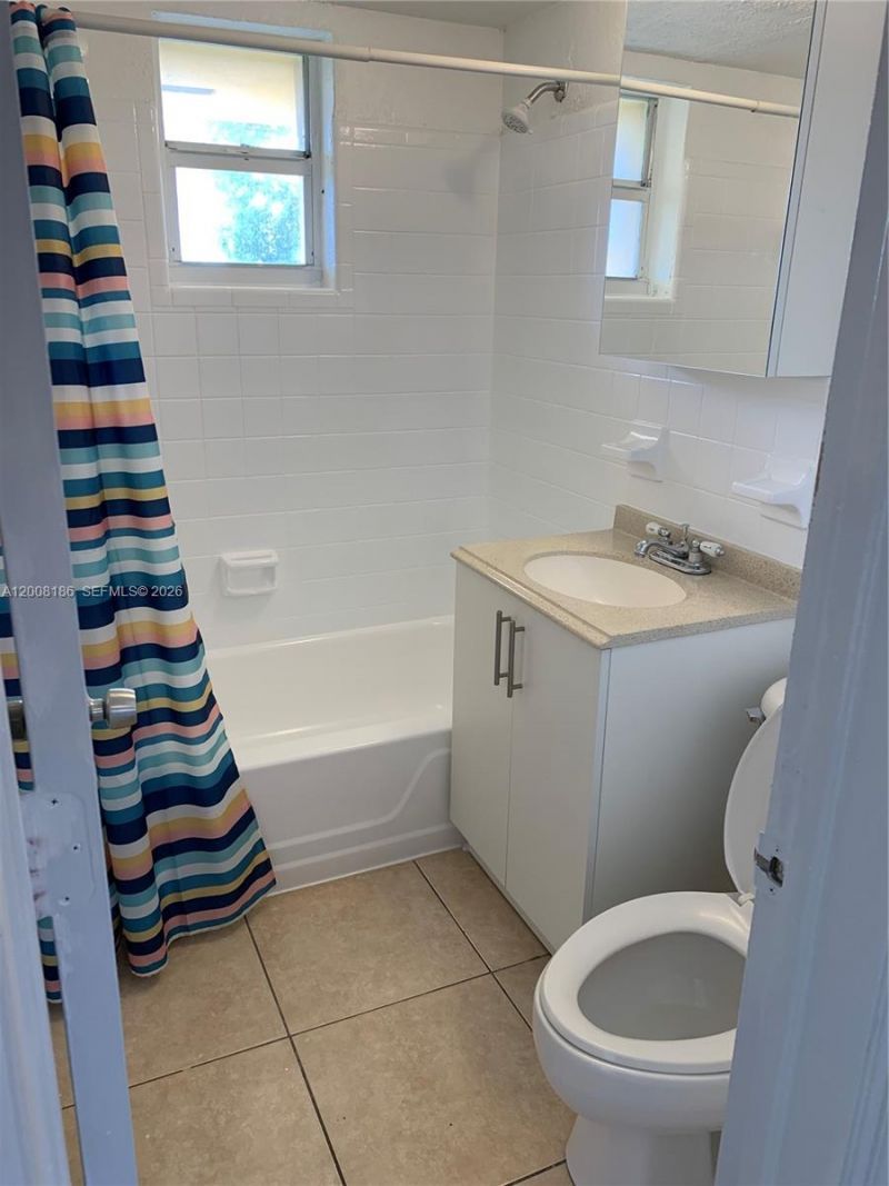 241 S Royal Poinciana Blvd, Unit 310, Miami Springs, FL 33166 Photo