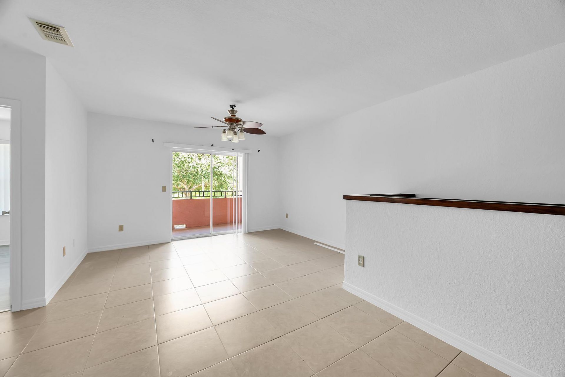 106 SW Peacock Boulevard, Unit 206, Port Saint Lucie, FL 34986 Photo
