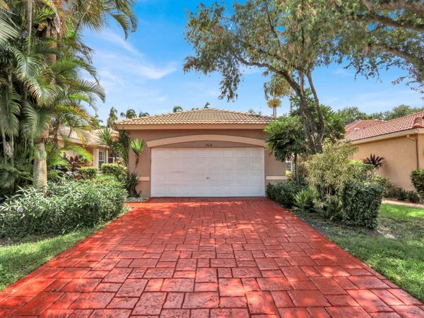 9531 Crescent View Drive N, Boynton Beach, FL 33437