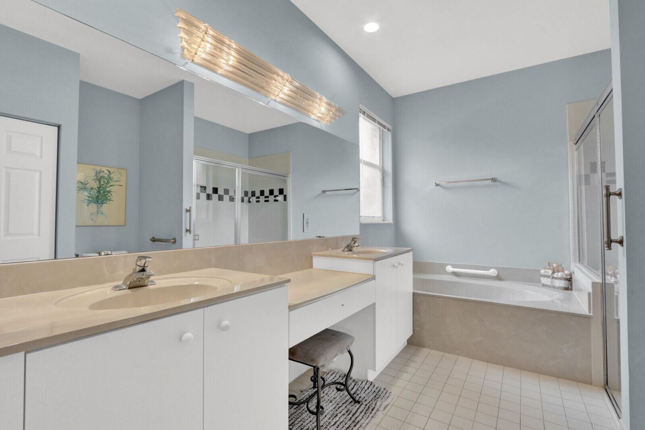 9531 Crescent View Drive N, Boynton Beach, FL 33437 Photo