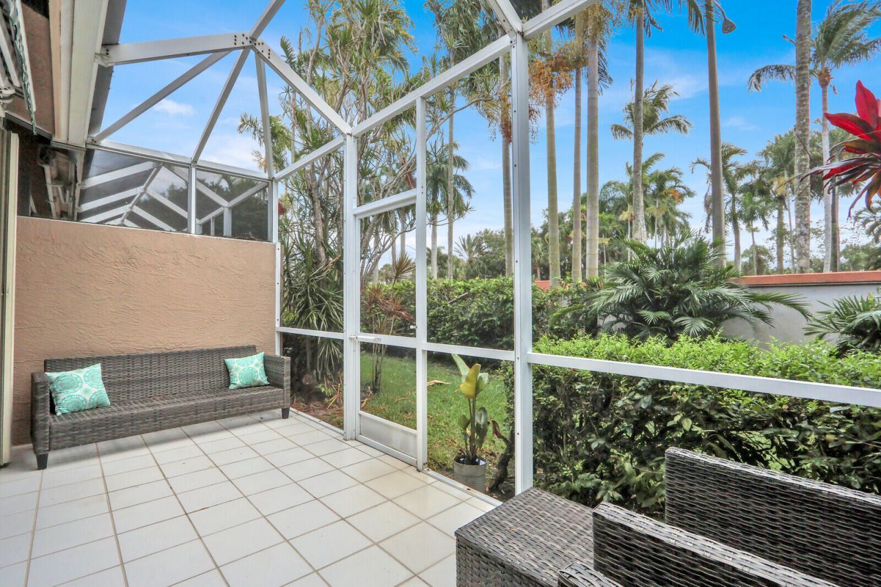 9531 Crescent View Drive N, Boynton Beach, FL 33437 Photo