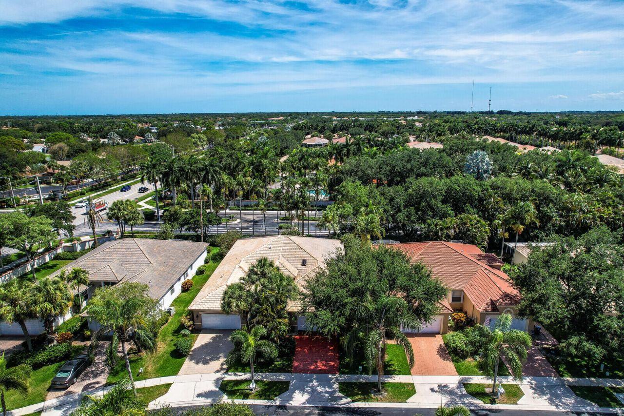 9531 Crescent View Drive N, Boynton Beach, FL 33437 Photo