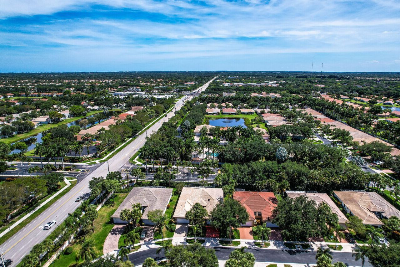 9531 Crescent View Drive N, Boynton Beach, FL 33437 Photo
